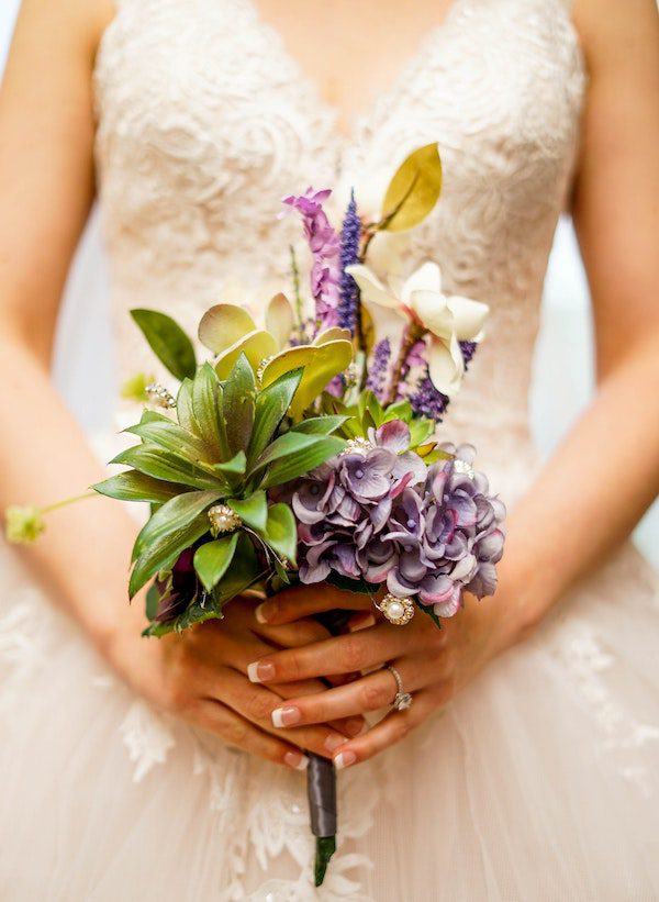 BrideWithFlowers